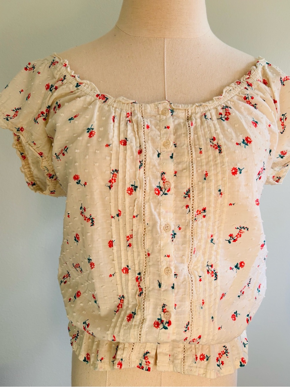 Guess Floral Cotton Swiss Dot Peasant Top - Cream with Red Floral